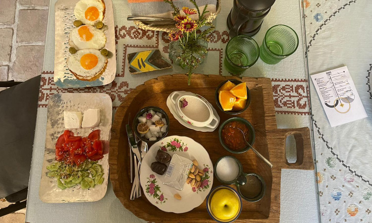 بوم گردی خانه ی ما (اتاق گنجه)