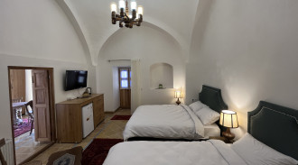 رزرو بوتیک هتل افصح الدوله (اتاق بیژن)