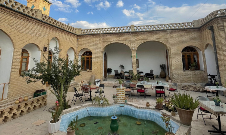 بوم گردی خانه ی ما (اتاق ما)