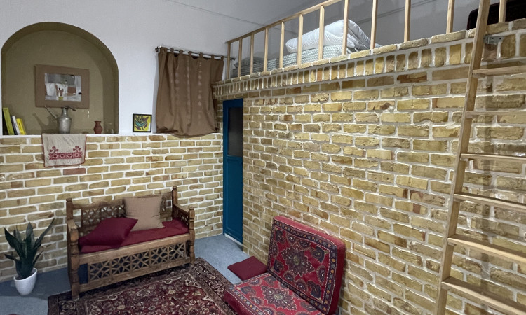 بوم گردی خانه ی ما (اتاق گوشه)