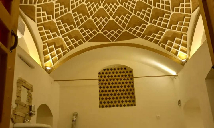 رزرو بوم گردی سرای بانوچ (اتاق شاه نشین)
