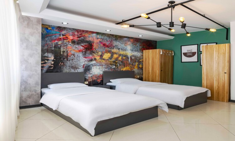 اجاره آپارتمان پارکوی 105 متر 2 خواب صنعتی (VIP)