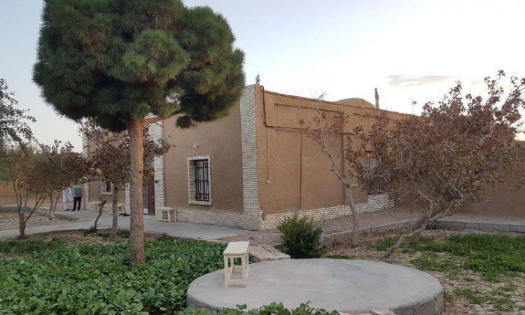 رزرو اقامتگاه بوم گردی شمیرون (خانه بلند)