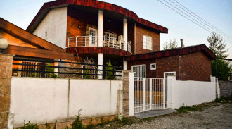 4 غرف نوم مع حمام سباحة بني حديثا