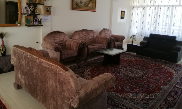 خانه مسافر آرمان نیا واحد 110 متری طبقه 2