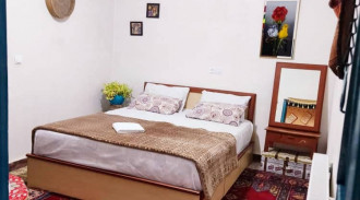 رزرو بوم گردی کورُشک پاسارگاد (اتاق بی بی ناز 2 تخته)