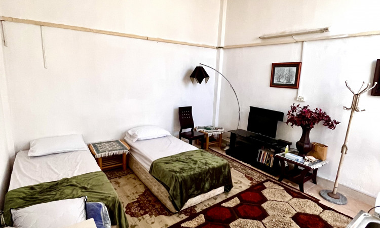 اجاره سوئیت حیاط دار گلستان