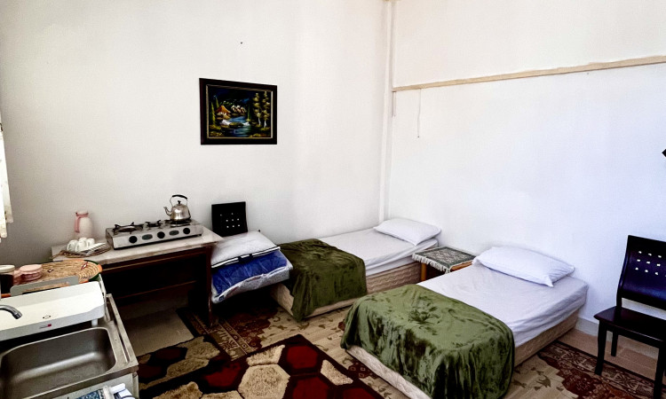 اجاره سوئیت حیاط دار گلستان