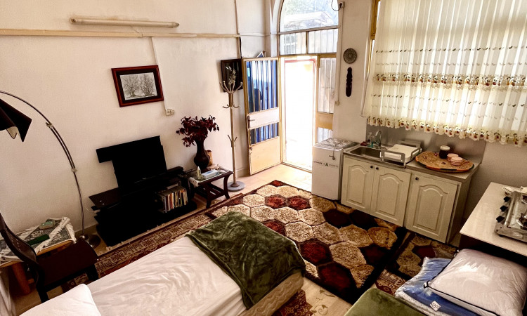اجاره سوئیت حیاط دار گلستان