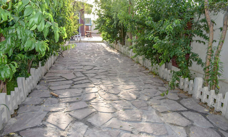 اجاره ویلا استخردار دنج و شیک چهارباغ دهکده
