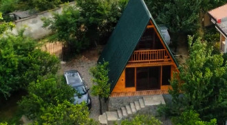 کلبه چوبی سوئیسی نورین