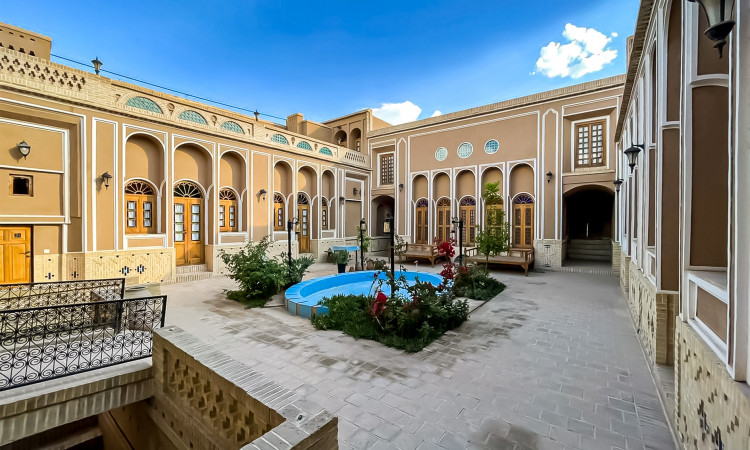 بوتیک هتل آلما اتاق دو تخته 2