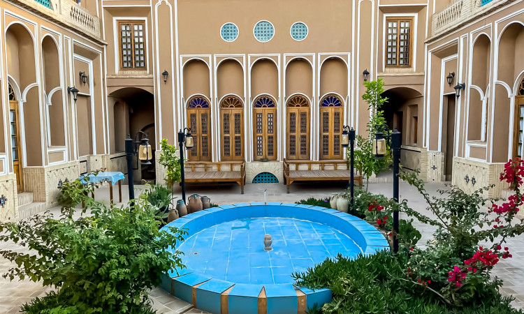 بوتیک هتل آلما اتاق دو تخته 2