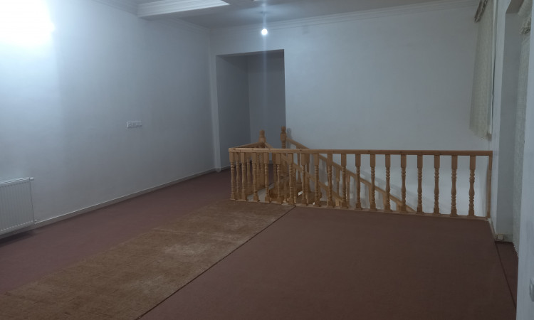 فيلا دوبلكس حديثة 4 غرف نوم للإيجار في جالين