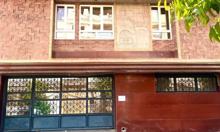 خانه لوکس با حیاط باغی
