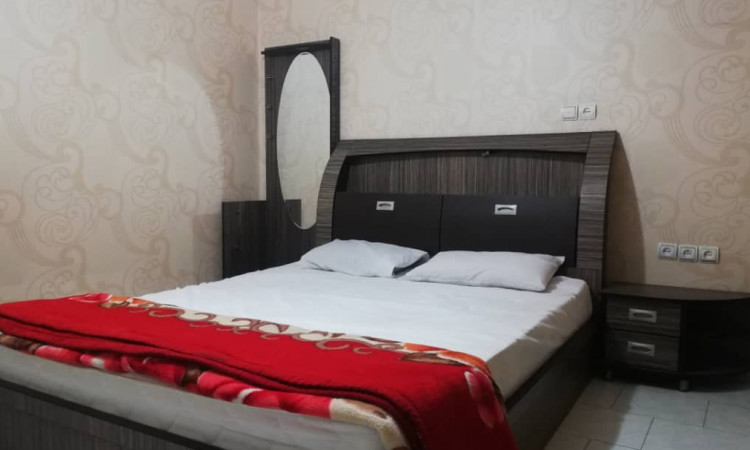 خانه لوکس با حیاط باغی