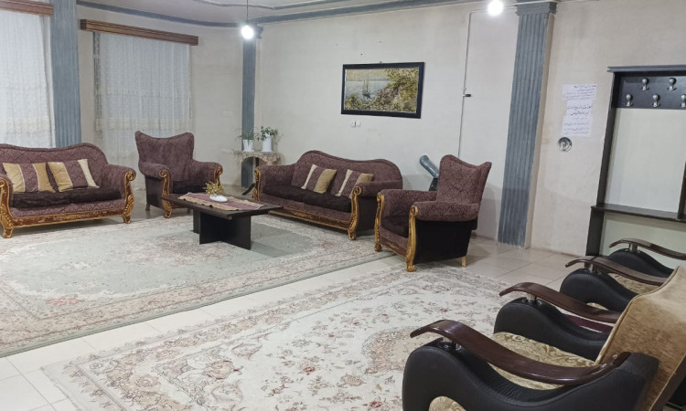 اجاره آپارتمان طبقه اول دوخوابه شش تخته تمیز