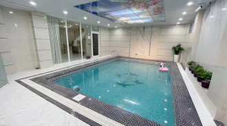 فيلا ثلاثية فاخرة