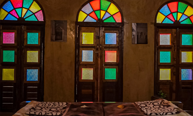 رزرو خانه تاریخی راشدی شیراز اتاق دبل نزدیک بازار وکیل
