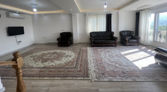 فيلا الغابة مع مسبح للإيجار