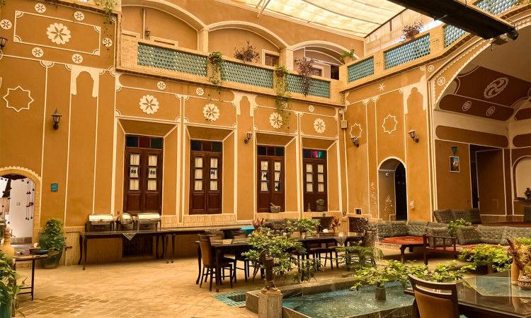 رزرو هتل سنتی فیروزه (اتاق 5تخته)
