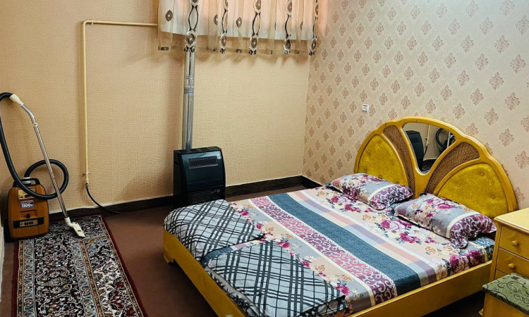 اجاره اقامتگاه دو خوابه نزدیک خانه‌ی عامری ها