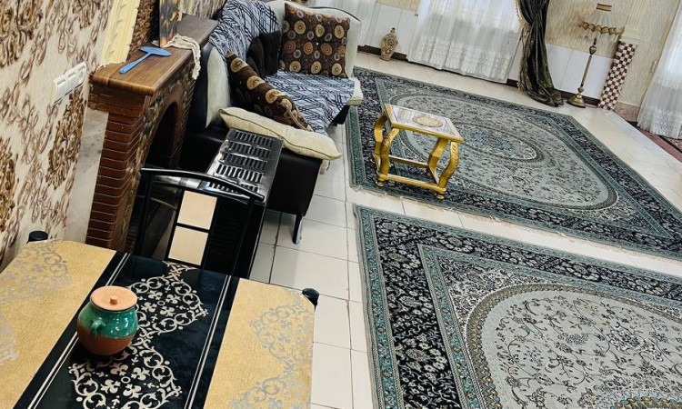 اجاره اقامتگاه دو خوابه نزدیک خانه‌ی عامری ها