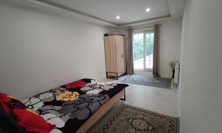 استخردار نزدیک دریا