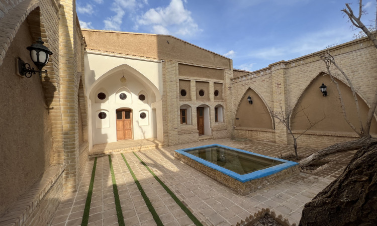 رزرو اقامتگاه سنتی بومگردی فرهنگ میمه سوییت 5دری