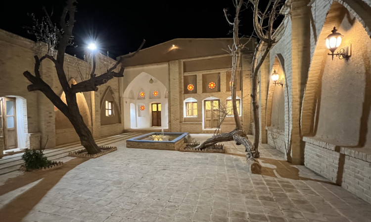 رزرو اقامتگاه سنتی بومگردی فرهنگ میمه سوییت 5دری