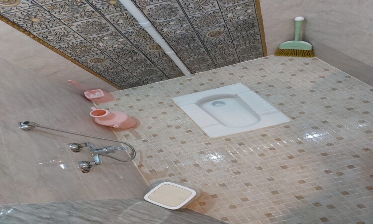 شقة للايجار في كارين بإطلالة رائعة في راميان