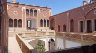 اقامتگاه و کافه سنتی صادقی 4 تخته پاقپون