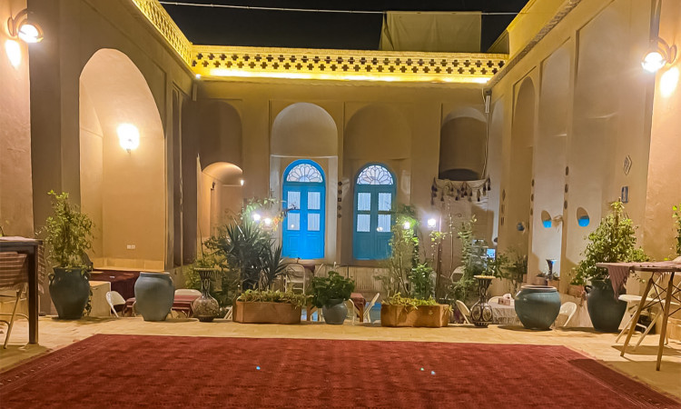 رزرو اقامتگاه بومگردی خانه کاریزما اتاق شماره یک