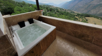 جاكوزي الغابة