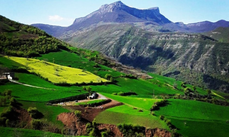 اجاره ویلا گندم تراس دار چشم انداز کوه روستا قورچای