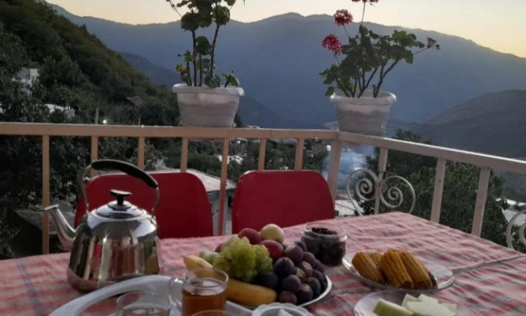 اجاره ویلا گندم تراس دار چشم انداز کوه روستا قورچای