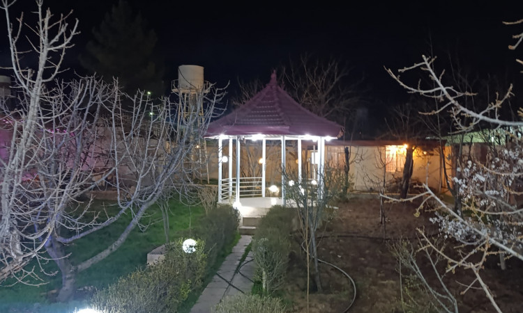 اجاره روزانه و ماهانه باغ ویلای استخردار تابستانی دلفا