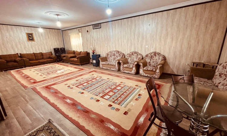 اجاره روزانه و ماهانه باغ ویلای استخردار تابستانی دلفا