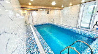 فيلا بحمام سباحة في غابة Dalkhani