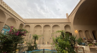 رزرو اقامتگاه بومگردی خانه کاریزما اتاق شماره سه