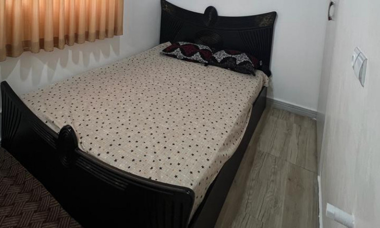 اجاره کلبه تک خوابه جنگلی رو به دره