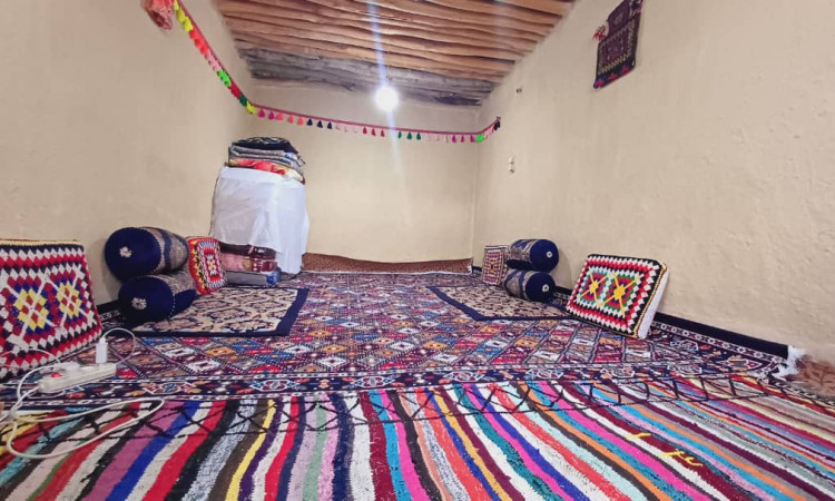 رزرو بومگردی دشت سوسن (اتاق انشان)با صبحانه