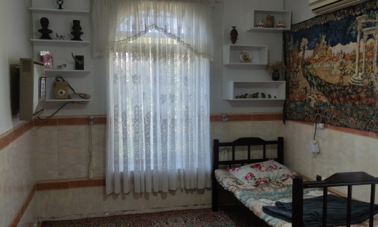 ویلای پدرسالار ، دو خواب با حیاطی زیبا