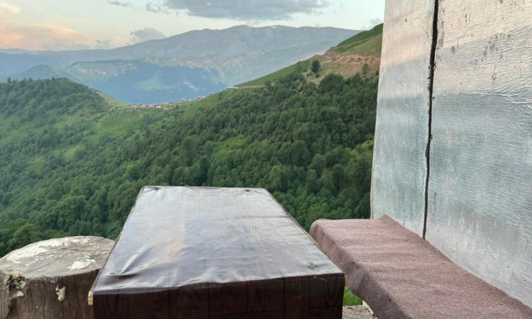اجاره کلبه جنگلی چوبی شاه بلوط