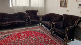 منزل مسور مع موقف سيارات