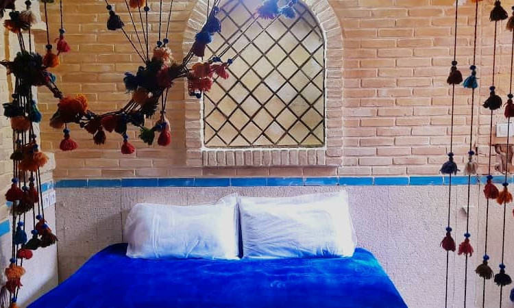 رزرو بوم گردی هفت‌ رنگ درب شیخ یک تخته