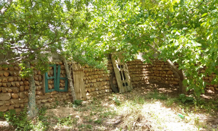 رزرو بوم گردی گل محمد اتاق درنگنا سمیرم روستا سیور