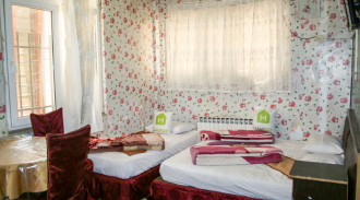 اجاره مهمانپذیر سه تخت حسینی فرد مشهد حنایی