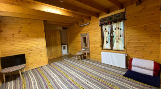 اجاره قصر چوبی بفرا اتاق رز خلخال ازناو