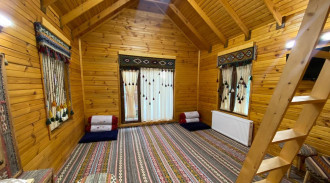 اجاره قصر چوبی بفرا اتاق نسترن خلخال ازناو